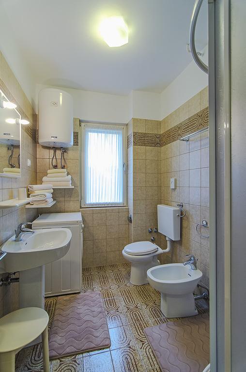 Apartments Lada 1217 Premantura Luaran gambar