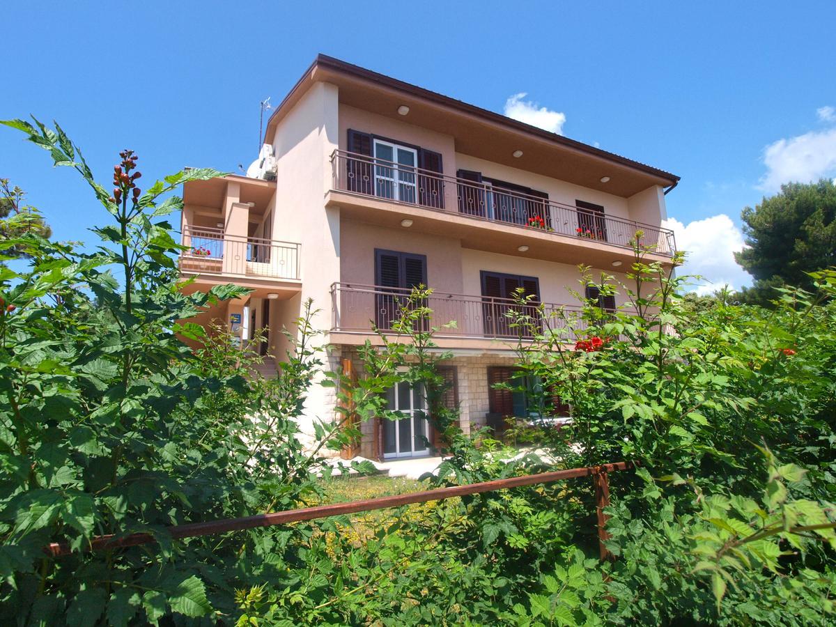 Apartments Lada 1217 Premantura Luaran gambar